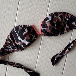 Leopard Bandeau Bikini Top with V-cut Size Medium